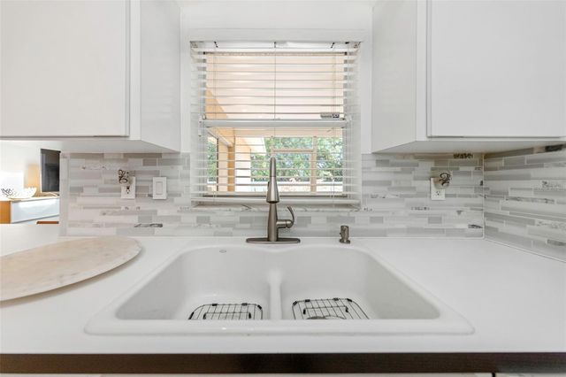 2437 HAWK AVENUE, Palm Harbor, FL 34683