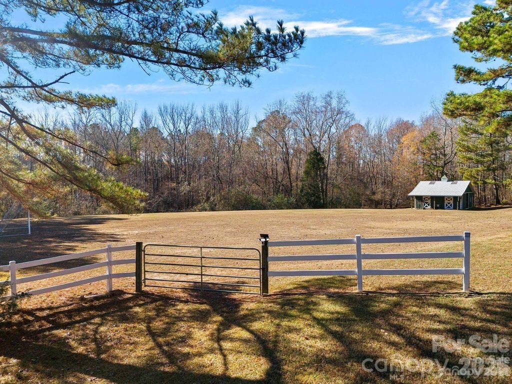 3428 Red Fox Trail, Matthews, NC 28104