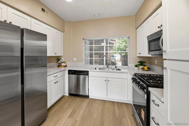 10911 Creekbridge Place, San Diego, CA 92128