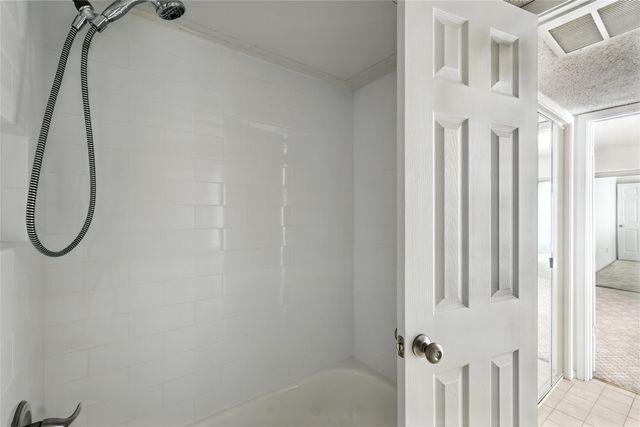 640 Bellaire Drive B, Hurst, TX 76053