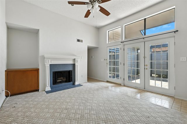 640 Bellaire Drive B, Hurst, TX 76053