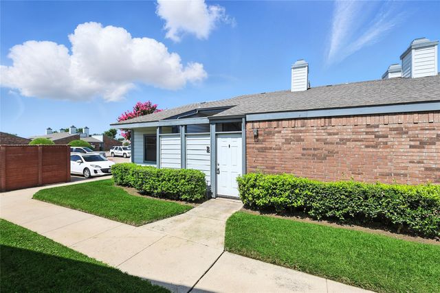 640 Bellaire Drive B, Hurst, TX 76053