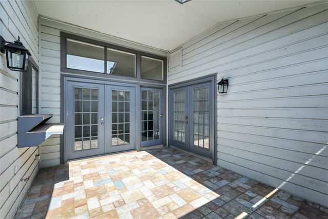 640 Bellaire Drive B, Hurst, TX 76053