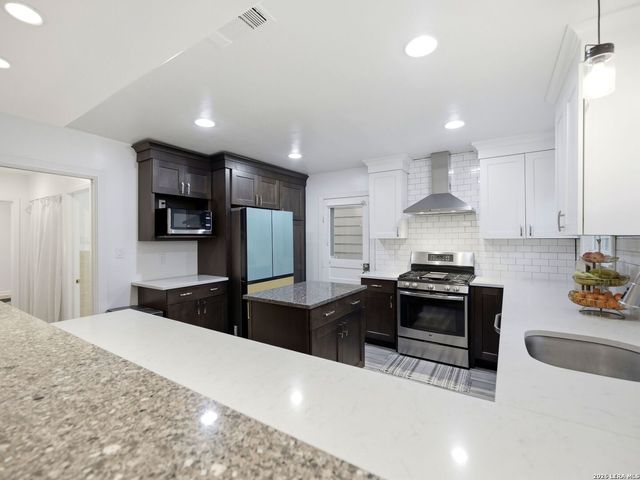 218 Larkwood Drive, San Antonio, TX 78209