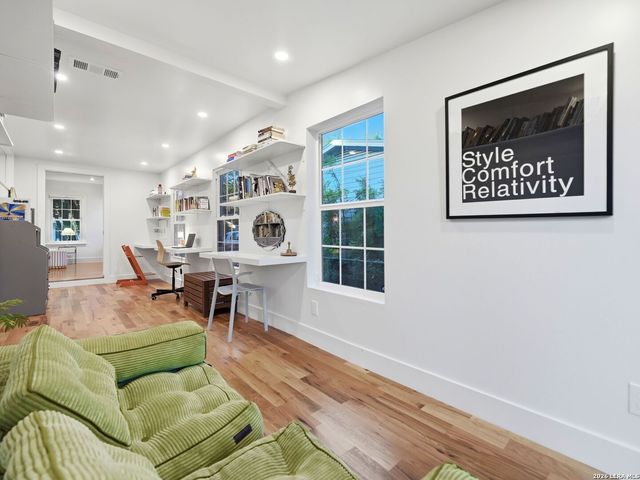 218 Larkwood Drive, San Antonio, TX 78209