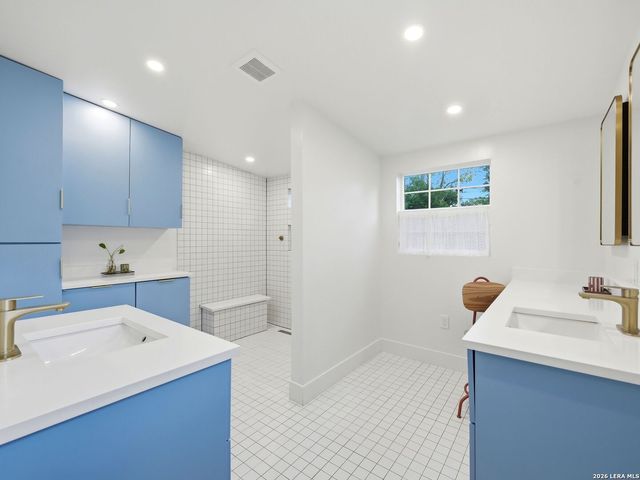 218 Larkwood Drive, San Antonio, TX 78209