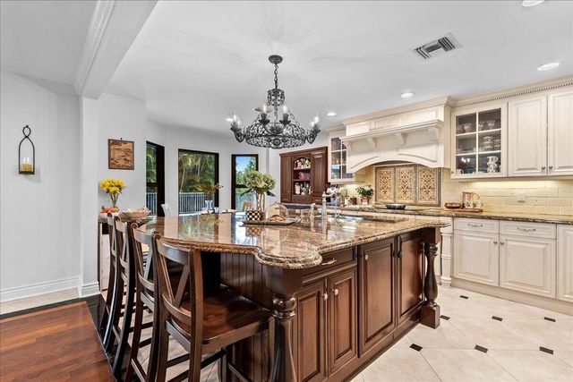 10798 SeaCliff Circle, Boca Raton, FL 33498