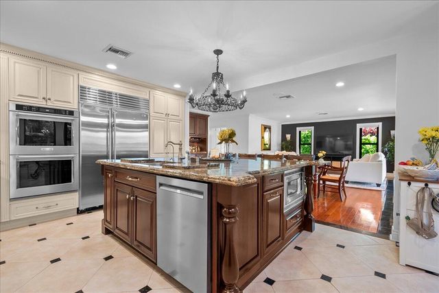 10798 SeaCliff Circle, Boca Raton, FL 33498