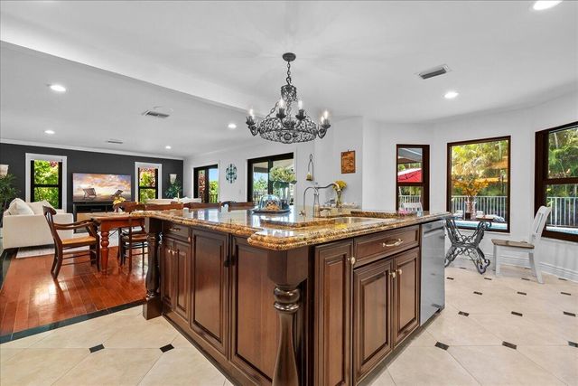 10798 SeaCliff Circle, Boca Raton, FL 33498
