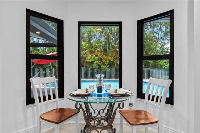 10798 SeaCliff Circle, Boca Raton, FL 33498