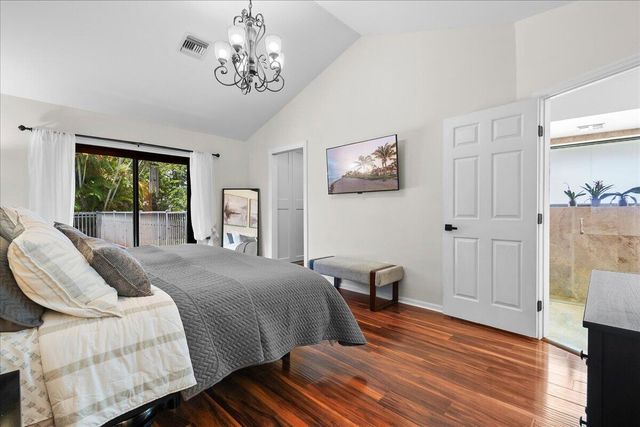 10798 SeaCliff Circle, Boca Raton, FL 33498