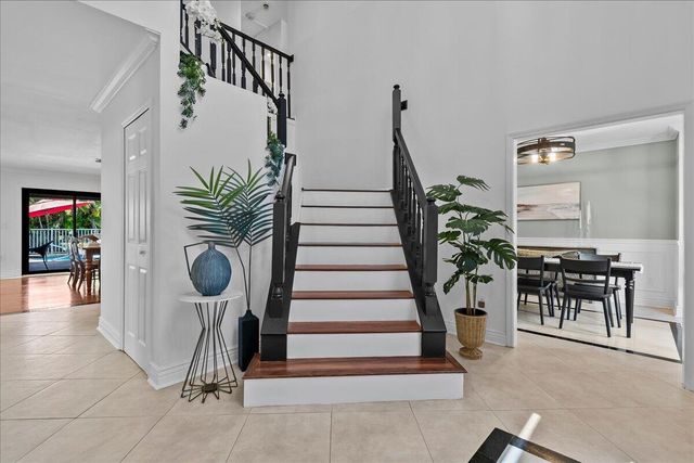 10798 SeaCliff Circle, Boca Raton, FL 33498