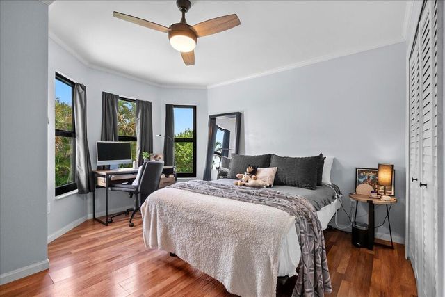 10798 SeaCliff Circle, Boca Raton, FL 33498