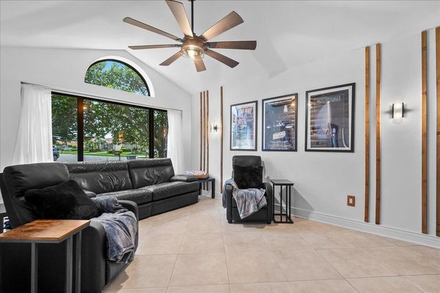 10798 SeaCliff Circle, Boca Raton, FL 33498
