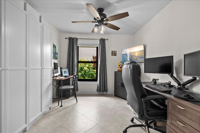 10798 SeaCliff Circle, Boca Raton, FL 33498