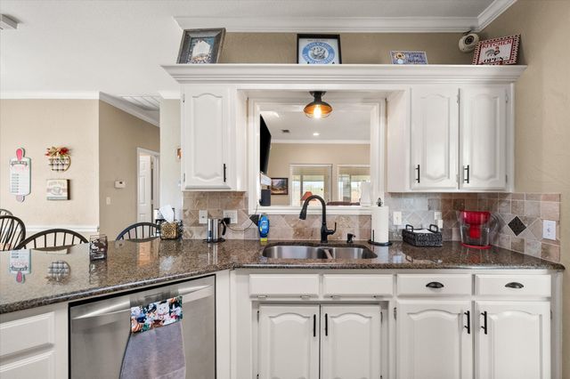 220 S Fork Drive, Hudson Oaks, TX 76087