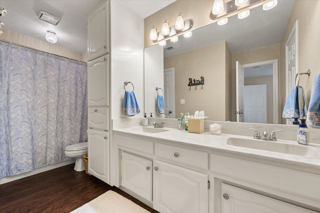 220 S Fork Drive, Hudson Oaks, TX 76087