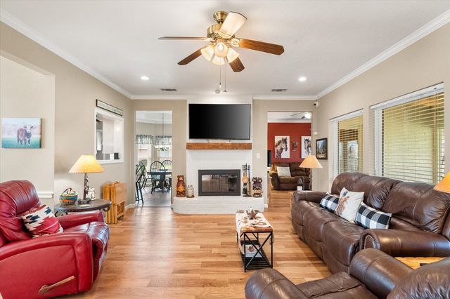 220 S Fork Drive, Hudson Oaks, TX 76087