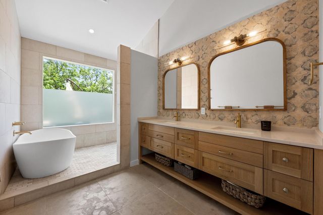 2024 Ford ST, Austin, TX 78704