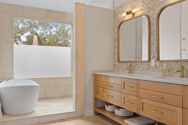 2024 Ford ST, Austin, TX 78704