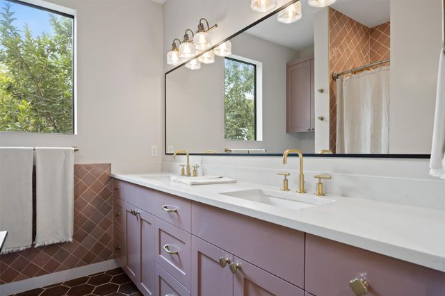 2024 Ford ST, Austin, TX 78704