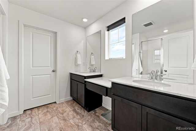 2144 S Fultondale Court, Aurora, CO 80018