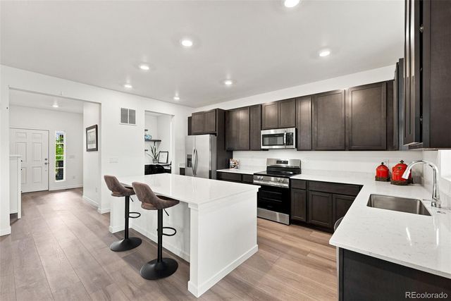 2144 S Fultondale Court, Aurora, CO 80018