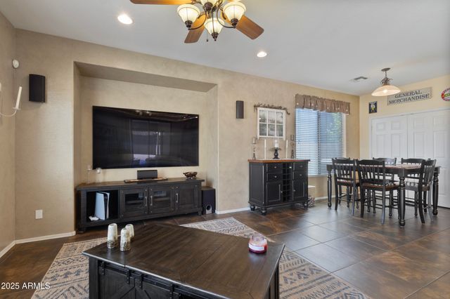 2116 W KURALT Drive, Anthem, AZ 85086