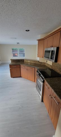 5280 NW 113th Place 5280, Doral, FL 33178