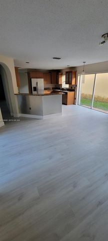5280 NW 113th Place 5280, Doral, FL 33178