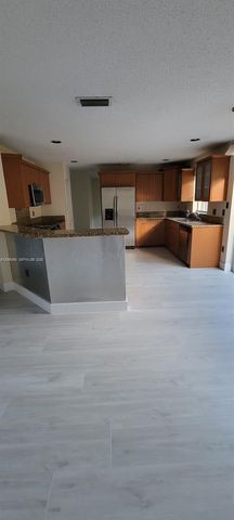 5280 NW 113th Place 5280, Doral, FL 33178