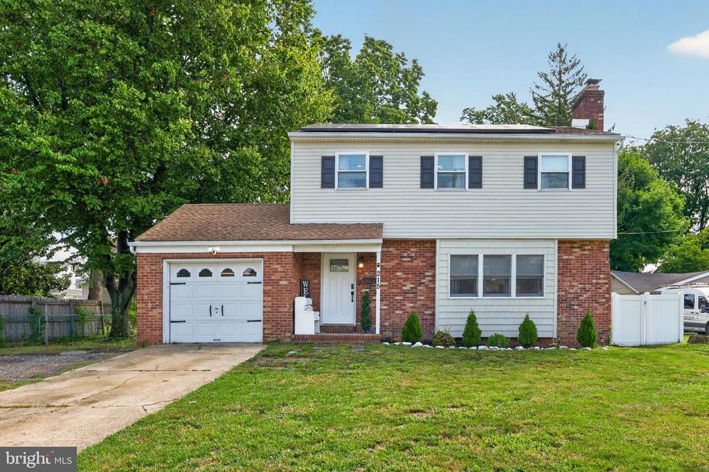 215 HARRISON AVE, BLACKWOOD, NJ 08012 — exterior