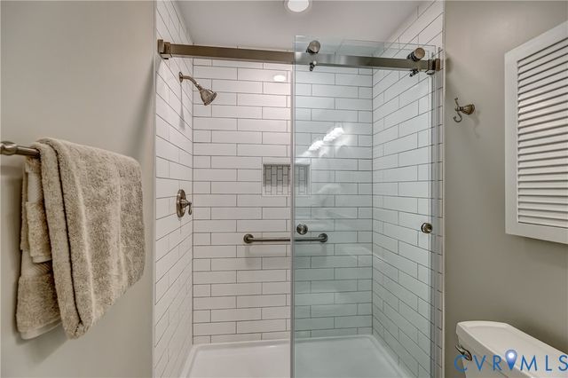 2750 Old Point Dr, Henrico, VA 23233