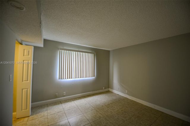 703 Gardens Dr 102, Pompano Beach, FL 33069