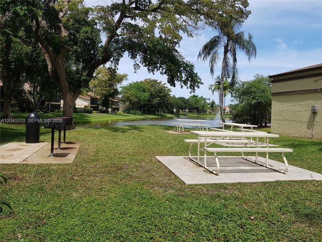 703 Gardens Dr 102, Pompano Beach, FL 33069