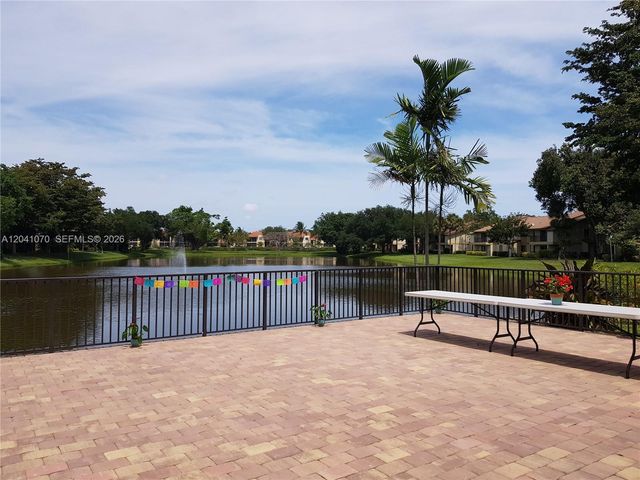 703 Gardens Dr 102, Pompano Beach, FL 33069