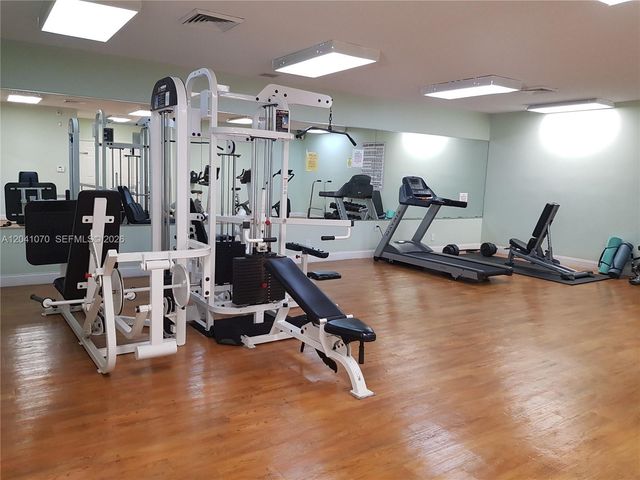 703 Gardens Dr 102, Pompano Beach, FL 33069
