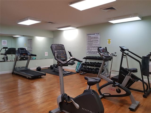 703 Gardens Dr 102, Pompano Beach, FL 33069