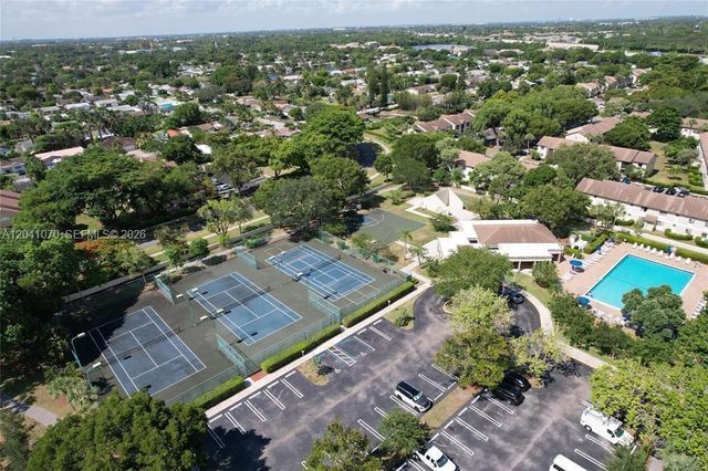703 Gardens Dr 102, Pompano Beach, FL 33069