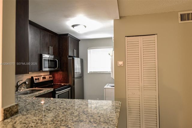 703 Gardens Dr 102, Pompano Beach, FL 33069