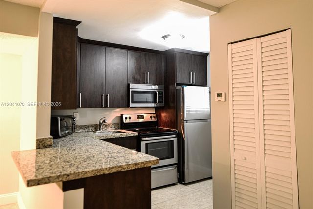 703 Gardens Dr 102, Pompano Beach, FL 33069