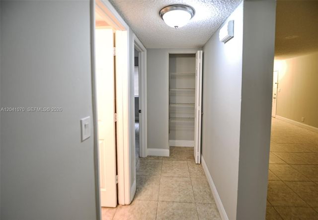 703 Gardens Dr 102, Pompano Beach, FL 33069