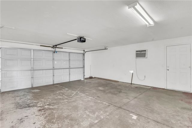 14486 Willow St, Hesperia, CA 92345