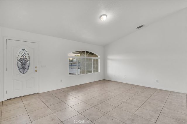 14486 Willow St, Hesperia, CA 92345