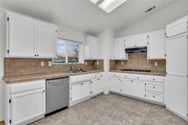 14486 Willow St, Hesperia, CA 92345