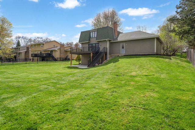 2910 Alvarado Lane N, Plymouth, MN 55447