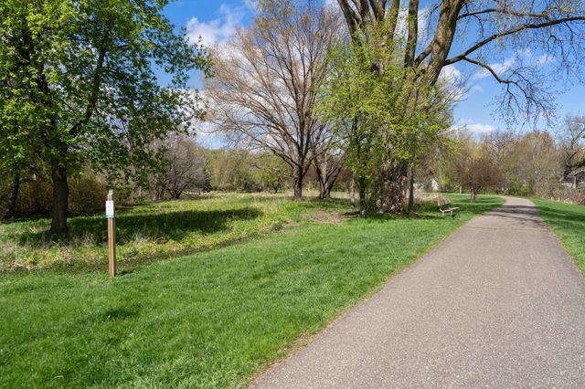 2910 Alvarado Lane N, Plymouth, MN 55447