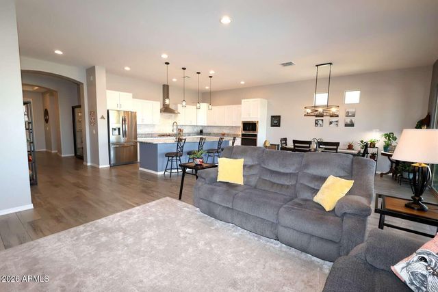 1484 W CALABASH Avenue, San Tan Valley, AZ 85140