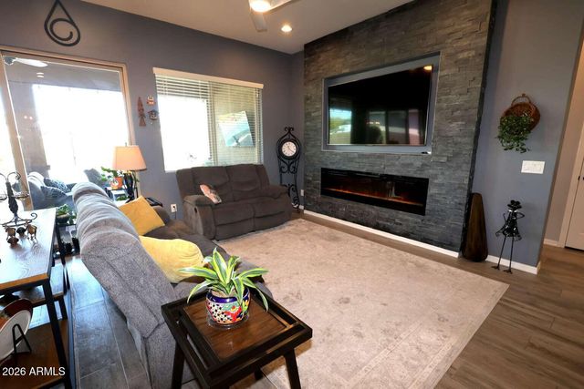 1484 W CALABASH Avenue, San Tan Valley, AZ 85140