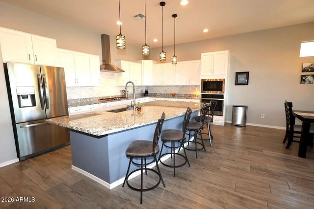 1484 W CALABASH Avenue, San Tan Valley, AZ 85140